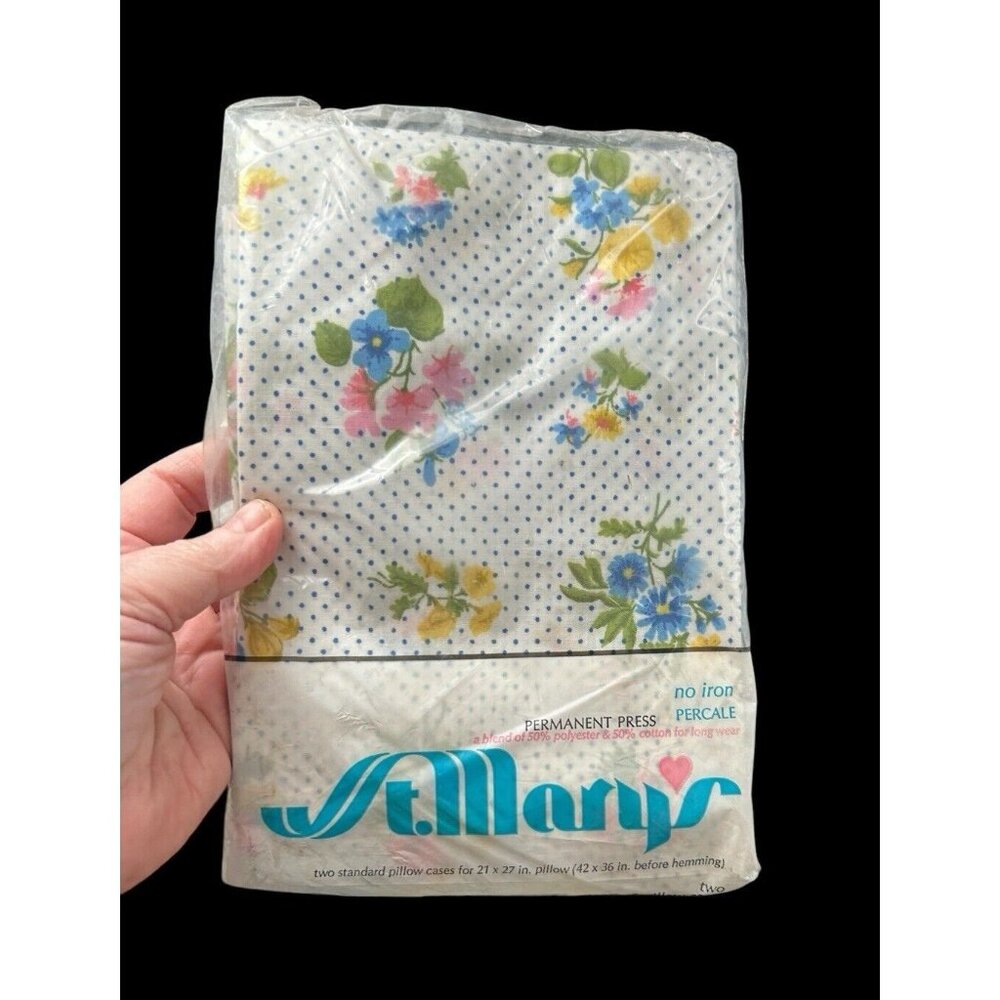 St. Mary's Vtg No Iron Percale Floral & Dot Pillowcase Set White New Old Stock